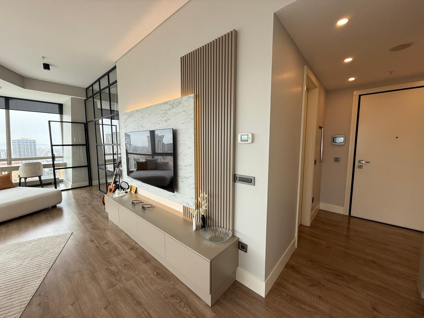 Metropol İstanbul / Şık ve Modern Eşyalı 1+1 / Deniz Manzaralı / Vatandaşlığa Uygun